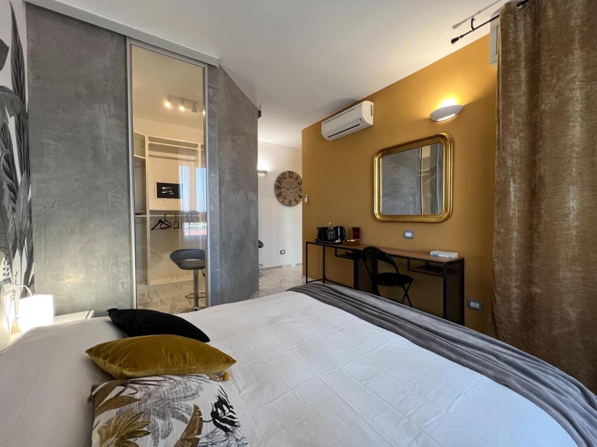 Holy-Day Rooms Milano Exterior foto