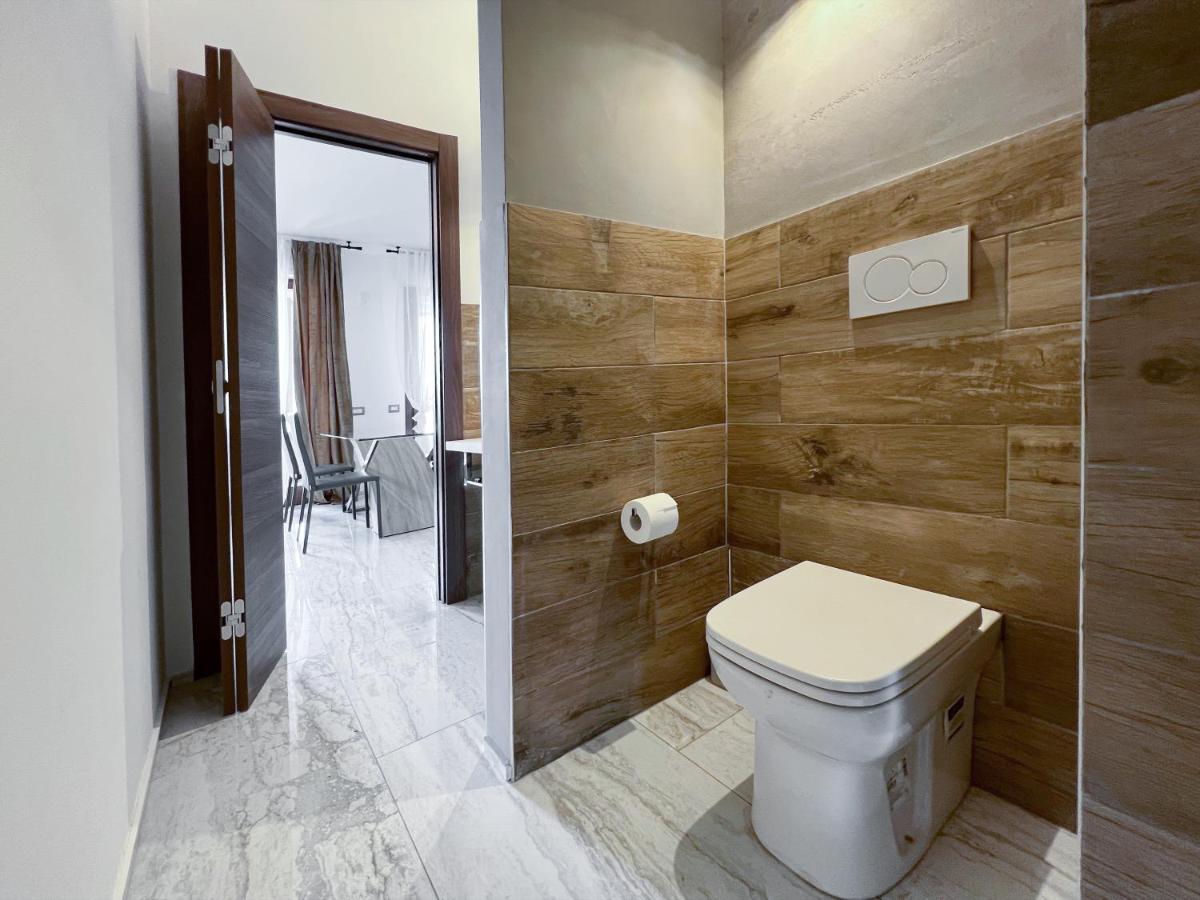 Holy-Day Rooms Milano Exterior foto